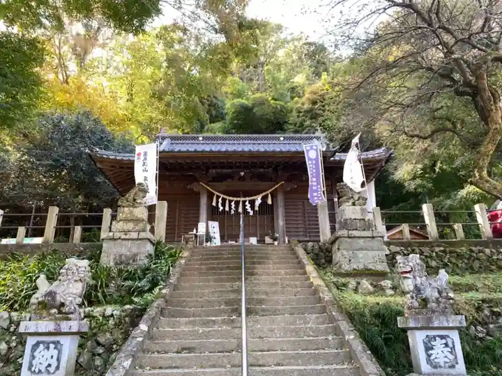高尾山麓氷川神社の本殿・本堂