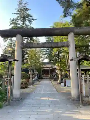 松岬神社の{uncategorized: "未分類", other: "その他", undefined: "問題あり", building: "その他建物", grave: "お墓", sacred_gate: "鳥居", guardian: "狛犬", statue: "像", buddha: "仏像", history: "歴史", nature: "自然", garden: "庭園", animal: "動物", pagoda: "塔", temizu: "手水舎", mountain_gate: "山門・神門", sanctuary: "本殿・本堂", subordinate: "末社・摂社", art: "芸術", scenery: "景色", jizo: "地蔵", ema: "絵馬", goshuin: "御朱印", omikuji: "おみくじ", items: "授与品その他", amulet: "お守り", goshuincho: "御朱印帳", eats: "食事", festival: "お祭り", votive_dance: "神楽", shichigosan: "七五三参", wedding: "結婚式", experience: "体験その他", initially: "初詣", around: "周辺", anti_infection: "感染症対策"}
