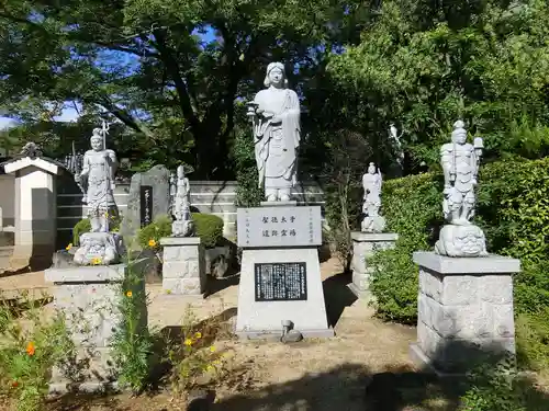 大聖勝軍寺の像