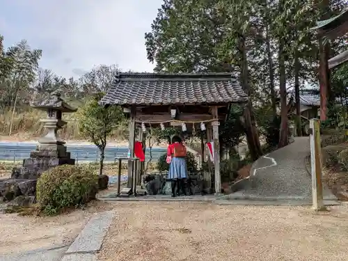 真氣神社の手水舎
