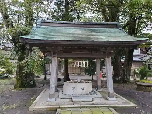 須受八幡宮の手水舎