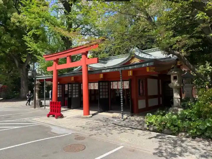日枝神社の{uncategorized: "未分類", other: "その他", undefined: "問題あり", building: "その他建物", grave: "お墓", sacred_gate: "鳥居", guardian: "狛犬", statue: "像", buddha: "仏像", history: "歴史", nature: "自然", garden: "庭園", animal: "動物", pagoda: "塔", temizu: "手水舎", mountain_gate: "山門・神門", sanctuary: "本殿・本堂", subordinate: "末社・摂社", art: "芸術", scenery: "景色", jizo: "地蔵", ema: "絵馬", goshuin: "御朱印", omikuji: "おみくじ", items: "授与品その他", amulet: "お守り", goshuincho: "御朱印帳", eats: "食事", festival: "お祭り", votive_dance: "神楽", shichigosan: "七五三参", wedding: "結婚式", experience: "体験その他", initially: "初詣", around: "周辺", anti_infection: "感染症対策"}