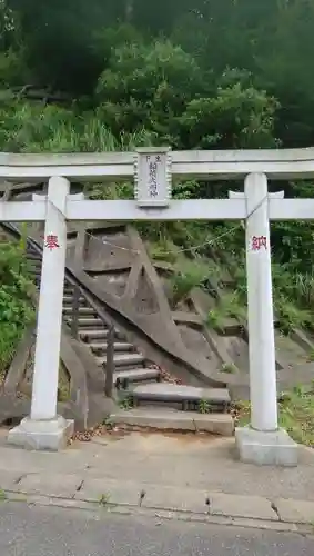 下生稲荷神社の鳥居