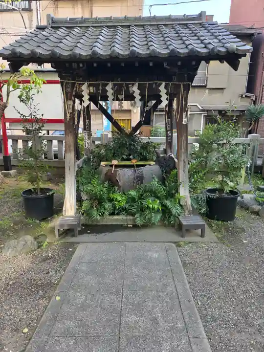 矢先稲荷神社の{uncategorized: "未分類", other: "その他", undefined: "問題あり", building: "その他建物", grave: "お墓", sacred_gate: "鳥居", guardian: "狛犬", statue: "像", buddha: "仏像", history: "歴史", nature: "自然", garden: "庭園", animal: "動物", pagoda: "塔", temizu: "手水舎", mountain_gate: "山門・神門", sanctuary: "本殿・本堂", subordinate: "末社・摂社", art: "芸術", scenery: "景色", jizo: "地蔵", ema: "絵馬", goshuin: "御朱印", omikuji: "おみくじ", items: "授与品その他", amulet: "お守り", goshuincho: "御朱印帳", eats: "食事", festival: "お祭り", votive_dance: "神楽", shichigosan: "七五三参", wedding: "結婚式", experience: "体験その他", initially: "初詣", around: "周辺", anti_infection: "感染症対策"}