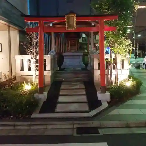 鎮守稲荷大明神の鳥居