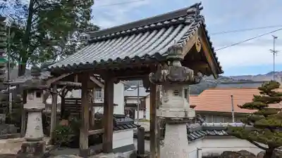 峰興寺の山門・神門