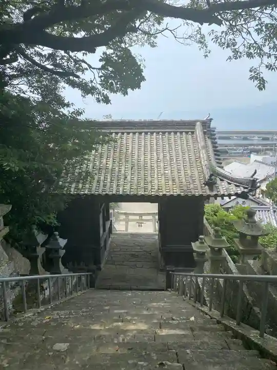 沼島八幡神社の山門・神門