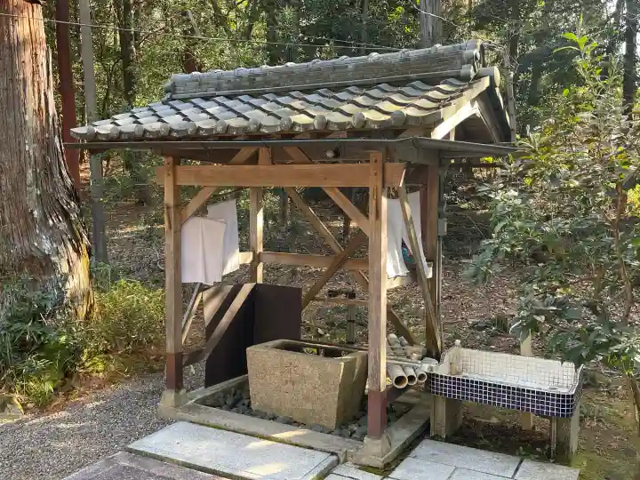 日吉神社の{uncategorized: "未分類", other: "その他", undefined: "問題あり", building: "その他建物", grave: "お墓", sacred_gate: "鳥居", guardian: "狛犬", statue: "像", buddha: "仏像", history: "歴史", nature: "自然", garden: "庭園", animal: "動物", pagoda: "塔", temizu: "手水舎", mountain_gate: "山門・神門", sanctuary: "本殿・本堂", subordinate: "末社・摂社", art: "芸術", scenery: "景色", jizo: "地蔵", ema: "絵馬", goshuin: "御朱印", omikuji: "おみくじ", items: "授与品その他", amulet: "お守り", goshuincho: "御朱印帳", eats: "食事", festival: "お祭り", votive_dance: "神楽", shichigosan: "七五三参", wedding: "結婚式", experience: "体験その他", initially: "初詣", around: "周辺", anti_infection: "感染症対策"}