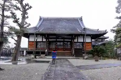 教栄寺の本殿・本堂