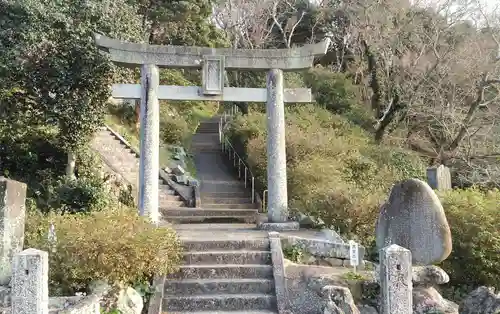 鎮懐石八幡宮の鳥居