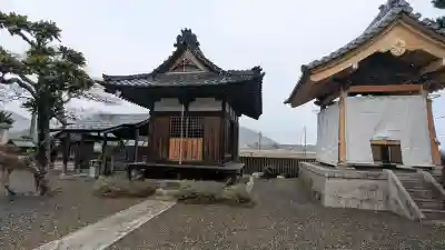 安養寺の{uncategorized: "未分類", other: "その他", undefined: "問題あり", building: "その他建物", grave: "お墓", sacred_gate: "鳥居", guardian: "狛犬", statue: "像", buddha: "仏像", history: "歴史", nature: "自然", garden: "庭園", animal: "動物", pagoda: "塔", temizu: "手水舎", mountain_gate: "山門・神門", sanctuary: "本殿・本堂", subordinate: "末社・摂社", art: "芸術", scenery: "景色", jizo: "地蔵", ema: "絵馬", goshuin: "御朱印", omikuji: "おみくじ", items: "授与品その他", amulet: "お守り", goshuincho: "御朱印帳", eats: "食事", festival: "お祭り", votive_dance: "神楽", shichigosan: "七五三参", wedding: "結婚式", experience: "体験その他", initially: "初詣", around: "周辺", anti_infection: "感染症対策"}