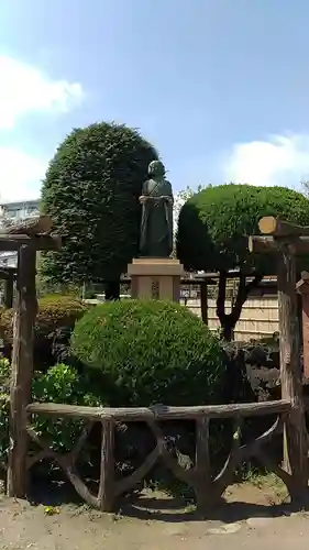 新井薬師（梅照院）の像