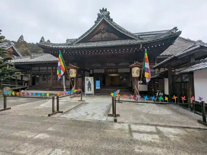 西教寺の{uncategorized: "未分類", other: "その他", undefined: "問題あり", building: "その他建物", grave: "お墓", sacred_gate: "鳥居", guardian: "狛犬", statue: "像", buddha: "仏像", history: "歴史", nature: "自然", garden: "庭園", animal: "動物", pagoda: "塔", temizu: "手水舎", mountain_gate: "山門・神門", sanctuary: "本殿・本堂", subordinate: "末社・摂社", art: "芸術", scenery: "景色", jizo: "地蔵", ema: "絵馬", goshuin: "御朱印", omikuji: "おみくじ", items: "授与品その他", amulet: "お守り", goshuincho: "御朱印帳", eats: "食事", festival: "お祭り", votive_dance: "神楽", shichigosan: "七五三参", wedding: "結婚式", experience: "体験その他", initially: "初詣", around: "周辺", anti_infection: "感染症対策"}