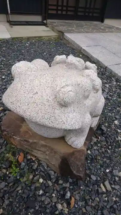 國建神社の狛犬