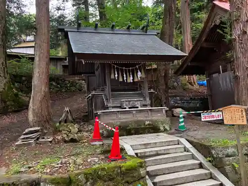 諏訪大社の末社