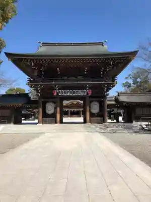 寒川神社の山門・神門