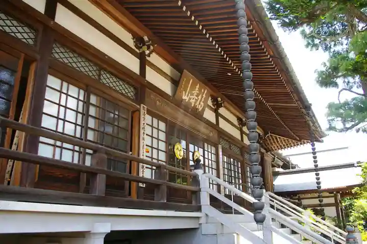 徳蔵寺の本殿・本堂