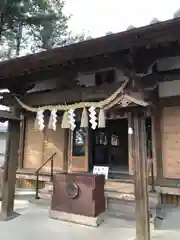 上中居諏訪神社の建物その他