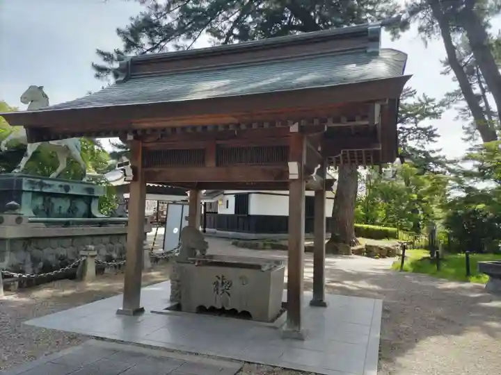 龍城神社の手水舎