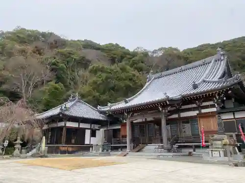 真観寺の{uncategorized: "未分類", other: "その他", undefined: "問題あり", building: "その他建物", grave: "お墓", sacred_gate: "鳥居", guardian: "狛犬", statue: "像", buddha: "仏像", history: "歴史", nature: "自然", garden: "庭園", animal: "動物", pagoda: "塔", temizu: "手水舎", mountain_gate: "山門・神門", sanctuary: "本殿・本堂", subordinate: "末社・摂社", art: "芸術", scenery: "景色", jizo: "地蔵", ema: "絵馬", goshuin: "御朱印", omikuji: "おみくじ", items: "授与品その他", amulet: "お守り", goshuincho: "御朱印帳", eats: "食事", festival: "お祭り", votive_dance: "神楽", shichigosan: "七五三参", wedding: "結婚式", experience: "体験その他", initially: "初詣", around: "周辺", anti_infection: "感染症対策"}