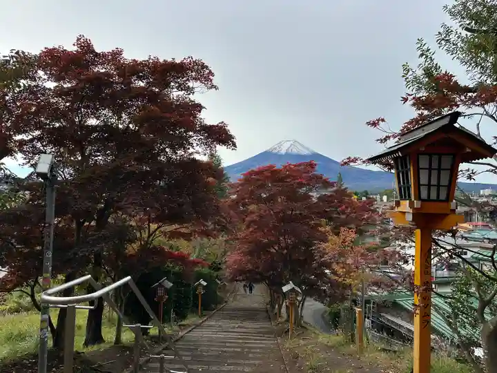 新倉富士浅間神社(山梨県)