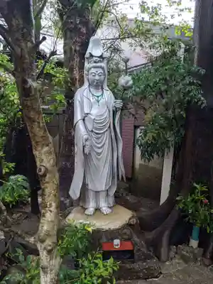 勝満山 崇彦寺の像