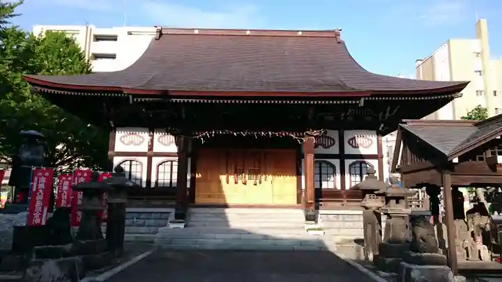 成田山札幌別院新栄寺の本殿・本堂