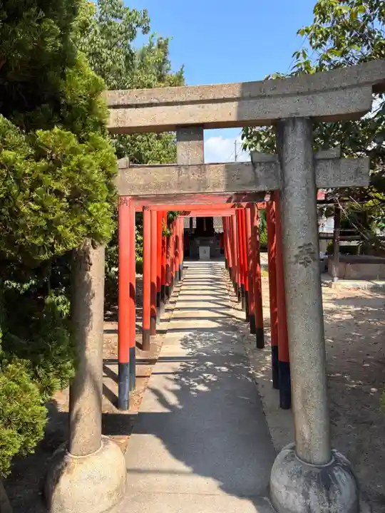 桜翁稲荷大明神の鳥居