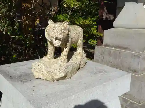 比々多神社の狛犬