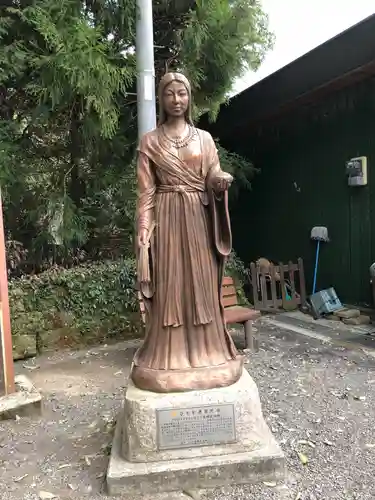 天岩戸神社の像