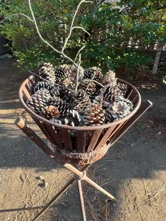 熊野神社の{uncategorized: "未分類", other: "その他", undefined: "問題あり", building: "その他建物", grave: "お墓", sacred_gate: "鳥居", guardian: "狛犬", statue: "像", buddha: "仏像", history: "歴史", nature: "自然", garden: "庭園", animal: "動物", pagoda: "塔", temizu: "手水舎", mountain_gate: "山門・神門", sanctuary: "本殿・本堂", subordinate: "末社・摂社", art: "芸術", scenery: "景色", jizo: "地蔵", ema: "絵馬", goshuin: "御朱印", omikuji: "おみくじ", items: "授与品その他", amulet: "お守り", goshuincho: "御朱印帳", eats: "食事", festival: "お祭り", votive_dance: "神楽", shichigosan: "七五三参", wedding: "結婚式", experience: "体験その他", initially: "初詣", around: "周辺", anti_infection: "感染症対策"}