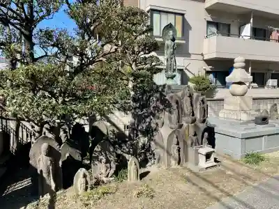 青巒寺の{uncategorized: "未分類", other: "その他", undefined: "問題あり", building: "その他建物", grave: "お墓", sacred_gate: "鳥居", guardian: "狛犬", statue: "像", buddha: "仏像", history: "歴史", nature: "自然", garden: "庭園", animal: "動物", pagoda: "塔", temizu: "手水舎", mountain_gate: "山門・神門", sanctuary: "本殿・本堂", subordinate: "末社・摂社", art: "芸術", scenery: "景色", jizo: "地蔵", ema: "絵馬", goshuin: "御朱印", omikuji: "おみくじ", items: "授与品その他", amulet: "お守り", goshuincho: "御朱印帳", eats: "食事", festival: "お祭り", votive_dance: "神楽", shichigosan: "七五三参", wedding: "結婚式", experience: "体験その他", initially: "初詣", around: "周辺", anti_infection: "感染症対策"}