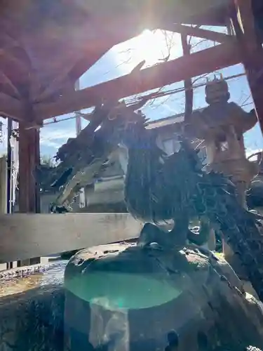 大神神社（花池）の手水舎