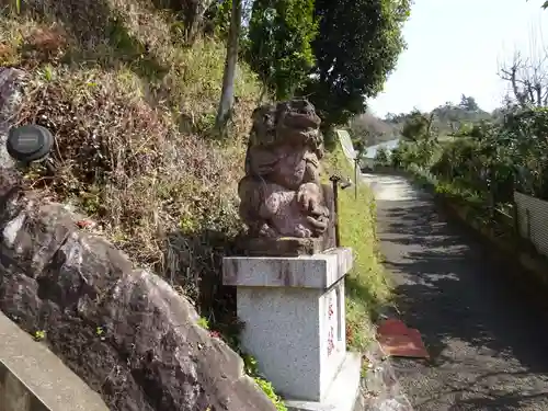 白山神社の狛犬