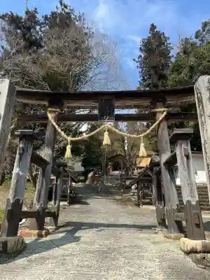 須佐神社の{uncategorized: "未分類", other: "その他", undefined: "問題あり", building: "その他建物", grave: "お墓", sacred_gate: "鳥居", guardian: "狛犬", statue: "像", buddha: "仏像", history: "歴史", nature: "自然", garden: "庭園", animal: "動物", pagoda: "塔", temizu: "手水舎", mountain_gate: "山門・神門", sanctuary: "本殿・本堂", subordinate: "末社・摂社", art: "芸術", scenery: "景色", jizo: "地蔵", ema: "絵馬", goshuin: "御朱印", omikuji: "おみくじ", items: "授与品その他", amulet: "お守り", goshuincho: "御朱印帳", eats: "食事", festival: "お祭り", votive_dance: "神楽", shichigosan: "七五三参", wedding: "結婚式", experience: "体験その他", initially: "初詣", around: "周辺", anti_infection: "感染症対策"}