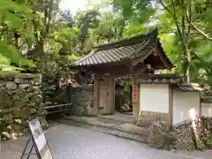 高山寺の山門