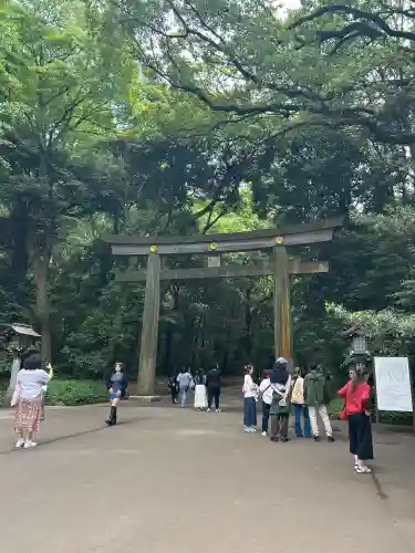 明治神宮の{uncategorized: "未分類", other: "その他", undefined: "問題あり", building: "その他建物", grave: "お墓", sacred_gate: "鳥居", guardian: "狛犬", statue: "像", buddha: "仏像", history: "歴史", nature: "自然", garden: "庭園", animal: "動物", pagoda: "塔", temizu: "手水舎", mountain_gate: "山門・神門", sanctuary: "本殿・本堂", subordinate: "末社・摂社", art: "芸術", scenery: "景色", jizo: "地蔵", ema: "絵馬", goshuin: "御朱印", omikuji: "おみくじ", items: "授与品その他", amulet: "お守り", goshuincho: "御朱印帳", eats: "食事", festival: "お祭り", votive_dance: "神楽", shichigosan: "七五三参", wedding: "結婚式", experience: "体験その他", initially: "初詣", around: "周辺", anti_infection: "感染症対策"}