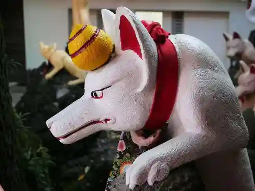 京濱伏見稲荷神社の狛犬