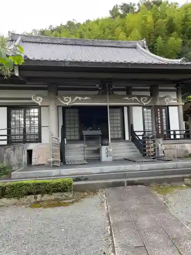 長法寺の本殿・本堂