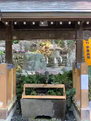 穴澤天神社の手水舎