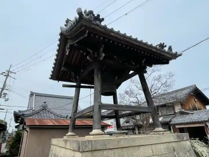 願宗寺の{uncategorized: "未分類", other: "その他", undefined: "問題あり", building: "その他建物", grave: "お墓", sacred_gate: "鳥居", guardian: "狛犬", statue: "像", buddha: "仏像", history: "歴史", nature: "自然", garden: "庭園", animal: "動物", pagoda: "塔", temizu: "手水舎", mountain_gate: "山門・神門", sanctuary: "本殿・本堂", subordinate: "末社・摂社", art: "芸術", scenery: "景色", jizo: "地蔵", ema: "絵馬", goshuin: "御朱印", omikuji: "おみくじ", items: "授与品その他", amulet: "お守り", goshuincho: "御朱印帳", eats: "食事", festival: "お祭り", votive_dance: "神楽", shichigosan: "七五三参", wedding: "結婚式", experience: "体験その他", initially: "初詣", around: "周辺", anti_infection: "感染症対策"}