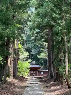 土津神社奥之院の{uncategorized: "未分類", other: "その他", undefined: "問題あり", building: "その他建物", grave: "お墓", sacred_gate: "鳥居", guardian: "狛犬", statue: "像", buddha: "仏像", history: "歴史", nature: "自然", garden: "庭園", animal: "動物", pagoda: "塔", temizu: "手水舎", mountain_gate: "山門・神門", sanctuary: "本殿・本堂", subordinate: "末社・摂社", art: "芸術", scenery: "景色", jizo: "地蔵", ema: "絵馬", goshuin: "御朱印", omikuji: "おみくじ", items: "授与品その他", amulet: "お守り", goshuincho: "御朱印帳", eats: "食事", festival: "お祭り", votive_dance: "神楽", shichigosan: "七五三参", wedding: "結婚式", experience: "体験その他", initially: "初詣", around: "周辺", anti_infection: "感染症対策"}
