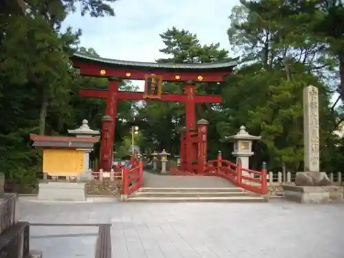 氣比神宮の鳥居