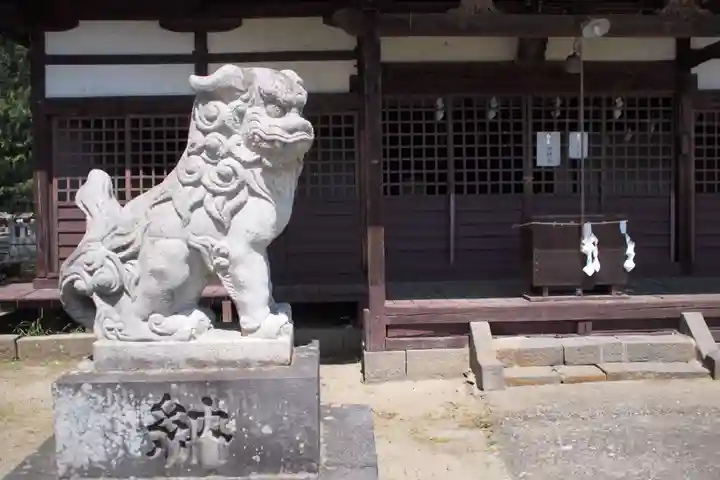 二宮神社の狛犬
