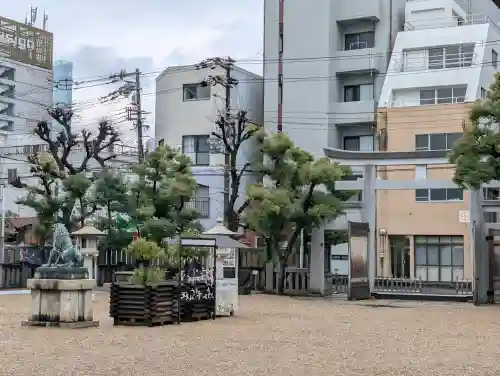 今宮戎神社の{uncategorized: "未分類", other: "その他", undefined: "問題あり", building: "その他建物", grave: "お墓", sacred_gate: "鳥居", guardian: "狛犬", statue: "像", buddha: "仏像", history: "歴史", nature: "自然", garden: "庭園", animal: "動物", pagoda: "塔", temizu: "手水舎", mountain_gate: "山門・神門", sanctuary: "本殿・本堂", subordinate: "末社・摂社", art: "芸術", scenery: "景色", jizo: "地蔵", ema: "絵馬", goshuin: "御朱印", omikuji: "おみくじ", items: "授与品その他", amulet: "お守り", goshuincho: "御朱印帳", eats: "食事", festival: "お祭り", votive_dance: "神楽", shichigosan: "七五三参", wedding: "結婚式", experience: "体験その他", initially: "初詣", around: "周辺", anti_infection: "感染症対策"}