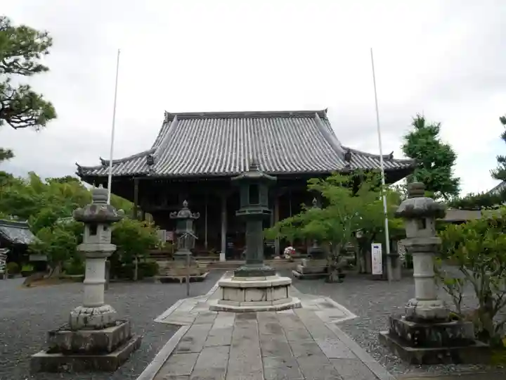 穴太寺の本殿・本堂