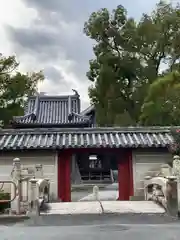 斑鳩寺の山門