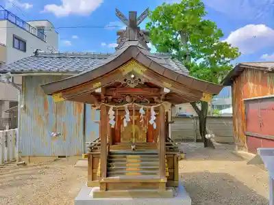 神明社・八幡社合殿(中杉町)の末社・摂社