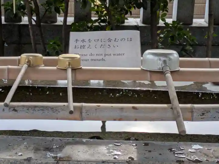 飛木稲荷神社の手水舎