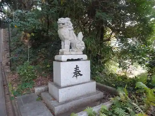 荘八幡神社の狛犬